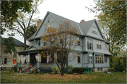 804 S MADISON ST, a Queen Anne house, built in Green Bay, Wisconsin in 1905.