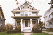 1027 WASHINGTON AVE, a Queen Anne house, built in Oshkosh, Wisconsin in 1904.