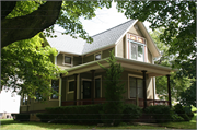 1514 MICHIGAN AVE, a Queen Anne house, built in New Holstein, Wisconsin in 1902.