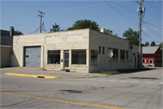 201 PARKVIEW DR, a Astylistic Utilitarian Building garage, built in Milton, Wisconsin in 1925.