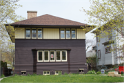 2500 E NEWTON AVE, a Prairie School house, built in Shorewood, Wisconsin in 1910.