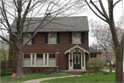 2614 E Newton Ave, a Colonial Revival/Georgian Revival house, built in Shorewood, Wisconsin in 1922.