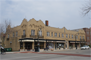 3801-3817 N OAKLAND AVE, a Spanish/Mediterranean Styles retail building, built in Shorewood, Wisconsin in 1927.
