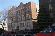 4442 N OAKLAND AVE, a English Revival Styles apartment/condominium, built in Shorewood, Wisconsin in 1930.