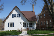 2600 E Olive St, a Arts and Crafts house, built in Shorewood, Wisconsin in 1921.