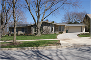 4490 N Prospect Ave, a Ranch house, built in Shorewood, Wisconsin in 1963.