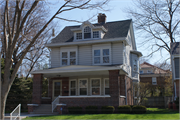 4068 N Richland Ct, a Colonial Revival/Georgian Revival house, built in Shorewood, Wisconsin in 1914.