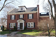 4078 N Richland Ct, a Colonial Revival/Georgian Revival house, built in Shorewood, Wisconsin in 1915.