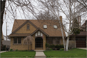 2606 E Shorewood Blvd, a Bungalow house, built in Shorewood, Wisconsin in 1923.