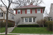 4135 N STOWELL AVE, a Two Story Cube house, built in Shorewood, Wisconsin in 1924.