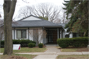 4368 E WILDWOOD AVE, a Contemporary house, built in Shorewood, Wisconsin in 1988.