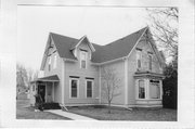 122 CRESCENT ST, a Gabled Ell house, built in Mazomanie, Wisconsin in 1884.