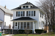 354 6TH ST, a American Foursquare house, built in Fond du Lac, Wisconsin in 1925.