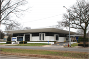 302 N MIDVALE BLVD, a Contemporary bank/financial institution, built in Madison, Wisconsin in 1967.