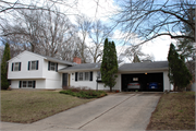 33 S EAU CLAIRE AVE, a Ranch house, built in Madison, Wisconsin in 1961.