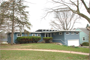 15 KEWAUNEE CT, a Contemporary house, built in Madison, Wisconsin in 1958.