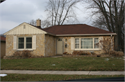 128 W NEWHALL AVE, a Ranch house, built in Waukesha, Wisconsin in 1950.