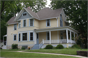 623 ARCADIAN AVE, a Queen Anne house, built in Waukesha, Wisconsin in 1905.