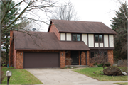 5309 SOUTH HILL DR, a English Revival Styles house, built in Madison, Wisconsin in 1976.