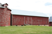 1313 TOPEL ST, a Astylistic Utilitarian Building barn, built in Lake Mills, Wisconsin in 1880.