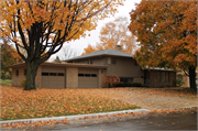 125 WOODVIEW LN, a Contemporary house, built in Allouez, Wisconsin in 1962.