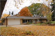668 Sunset Circle, a Ranch house, built in Allouez, Wisconsin in 1955.