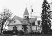 313 E MAIN ST (US HIGHWAY 12), a Queen Anne church, built in Cambridge, Wisconsin in 1889.