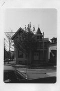 1207A W WALKER ST, a Front Gabled house, built in Milwaukee, Wisconsin in .