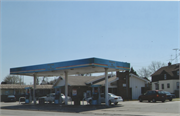 1826 Douglas Ave, a Contemporary gas station/service station, built in Racine, Wisconsin in 1968.