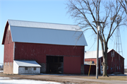 E11583 USH 12, a Astylistic Utilitarian Building barn, built in Prairie du Sac, Wisconsin in 1920.