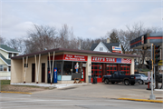 437 W WISCONSIN, a Contemporary gas station/service station, built in Portage, Wisconsin in 1959.