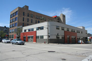 712 W MICHIGAN ST, a Commercial Vernacular warehouse, built in Milwaukee, Wisconsin in 1910.