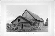 PEEKSVILLE RD, E SIDE, 1 MI N OF POCIASK RD, a Astylistic Utilitarian Building barn, built in Peeksville, Wisconsin in 1913.