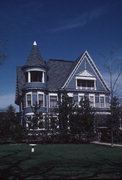 736 S MADISON ST, a Queen Anne house, built in Green Bay, Wisconsin in 1899.