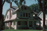 620 S VAN BUREN ST, a Craftsman house, built in Green Bay, Wisconsin in 1910.