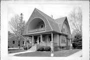 449 N SUPERIOR ST, a Dutch Colonial Revival house, built in De Pere, Wisconsin in 1915.
