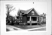 975 ELMORE ST, a Front Gabled house, built in Green Bay, Wisconsin in 1910.