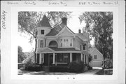 538 S VAN BUREN ST, a Queen Anne house, built in Green Bay, Wisconsin in 1897.
