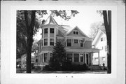 642 S VAN BUREN ST, a Queen Anne house, built in Green Bay, Wisconsin in 1885.