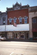 528 HEWETT ST, a Italianate retail building, built in Neillsville, Wisconsin in 1895.