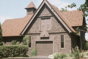 S CNR OF PRAIRIE AND HIBBARD STS, a Queen Anne carriage house, built in Columbus, Wisconsin in .