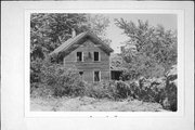DIRT RD OFF COUNTY HIGHWAY C, 2 M W OF SOLDIERS GROVE, a Gabled Ell house, built in Clayton, Wisconsin in .