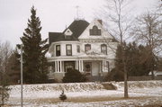 376 N 3RD AVE, a Queen Anne house, built in Sturgeon Bay, Wisconsin in 1899.