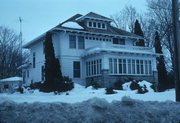 566 MEMORIAL DR, a Craftsman house, built in Sturgeon Bay, Wisconsin in 1911.