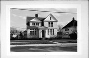 613 LOUISIANA ST (aka 611 LOUISIANA ST), a Queen Anne house, built in Sturgeon Bay, Wisconsin in 1900.
