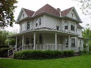 324 S MAIN ST, a Queen Anne house, built in Verona, Wisconsin in 1909.