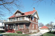 145 E MOORE ST, a Craftsman house, built in Berlin, Wisconsin in 1915.