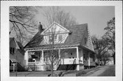 139-139A E PARK AVE, a Bungalow house, built in Berlin, Wisconsin in 1902.