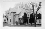 163 N SWETTING ST, a Queen Anne house, built in Berlin, Wisconsin in 1910.