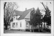 169 N SWETTING ST, a Queen Anne house, built in Berlin, Wisconsin in 1915.